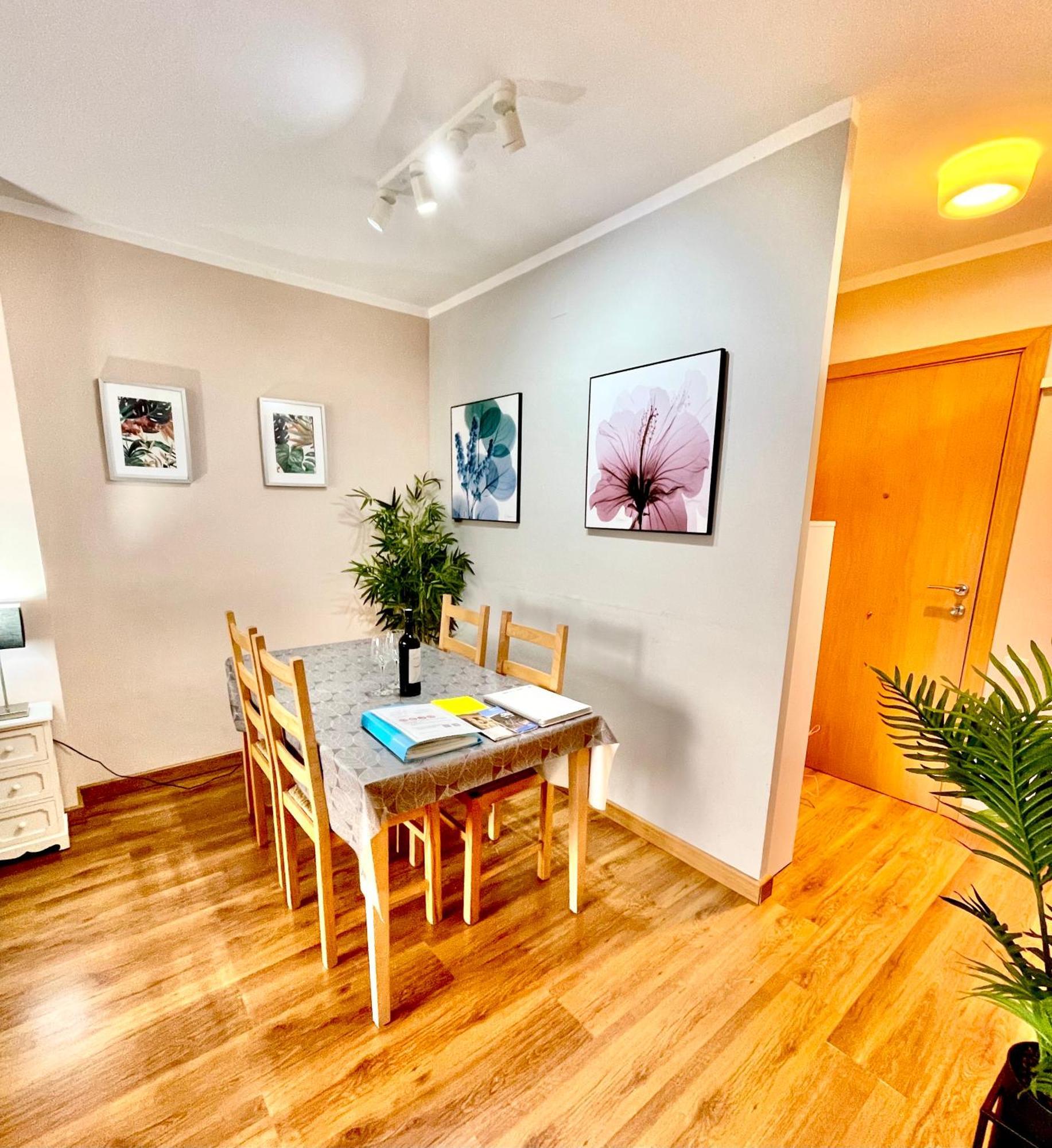 Seahomes Vacations, La Mer Bleue, Beach&Pool, Pk, Full Equipped In Fenals Beach リョレート・デ・マル エクステリア 写真