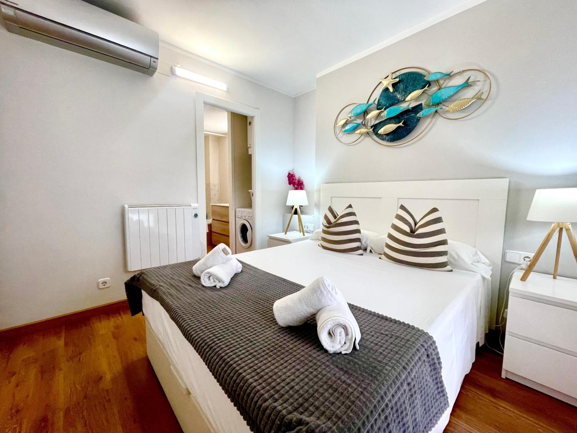 Seahomes Vacations, La Mer Bleue, Beach&Pool, Pk, Full Equipped In Fenals Beach リョレート・デ・マル エクステリア 写真